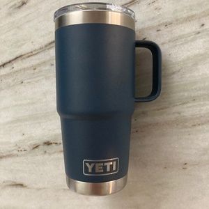 YETI - Rambler 20oz Travel Mug - Navy